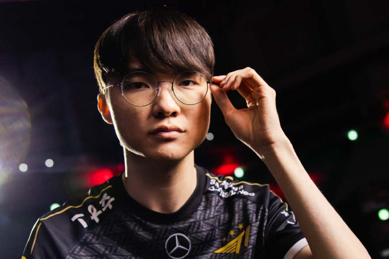 GEN力克IG，Hanssama团战一打五激烈交锋八强赛，引爆全场热议