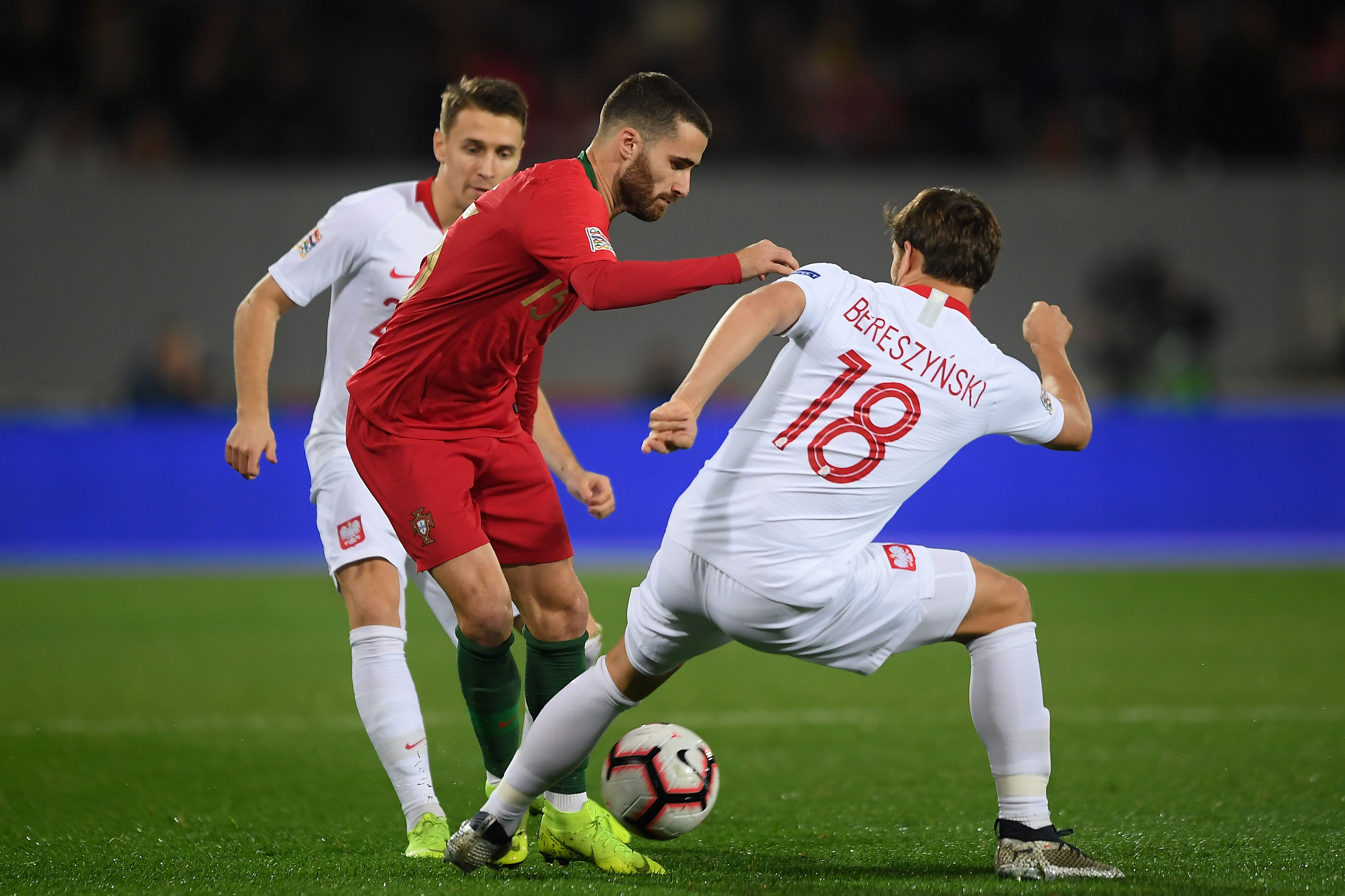 波兰足球冠军联赛夺冠热度日渐升高