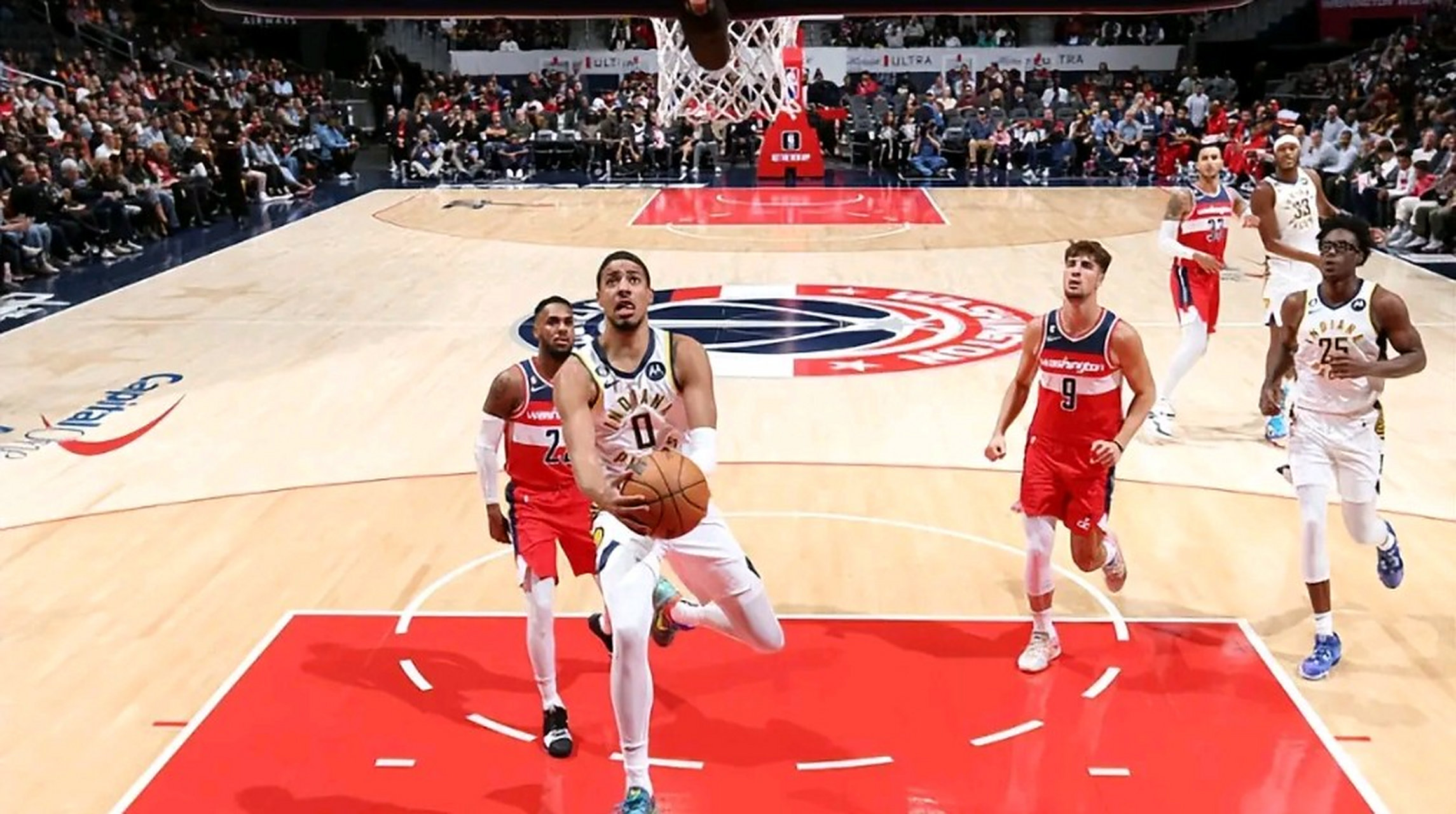 紧张战局：步行者队对决篮网队谁能脱颖而出