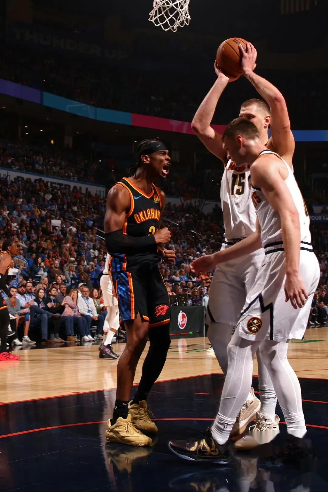 掘金领先湖人晋级，队员展现出色状态的简单介绍