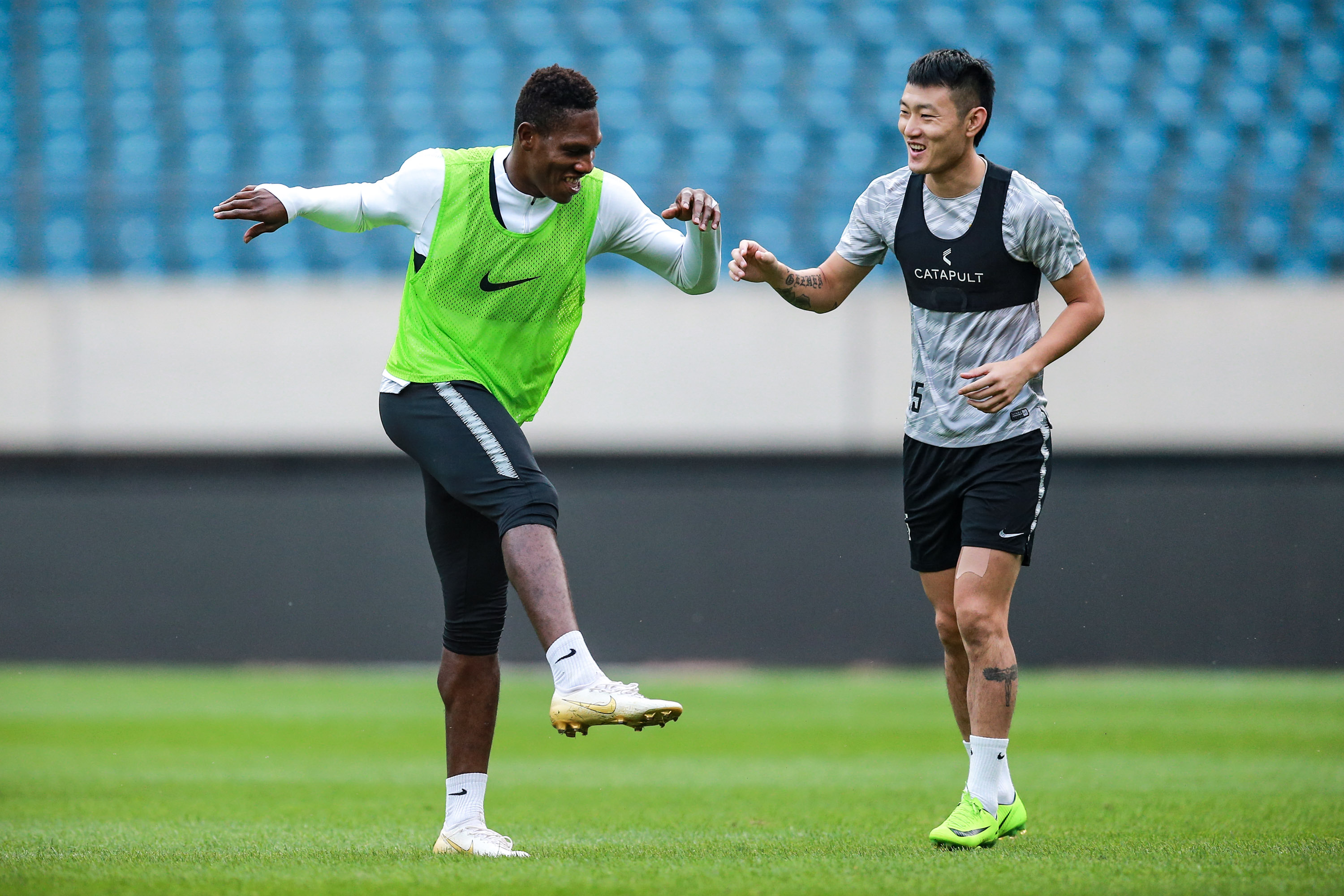 瑞士挑战强敌，备战淘汰赛关键一战