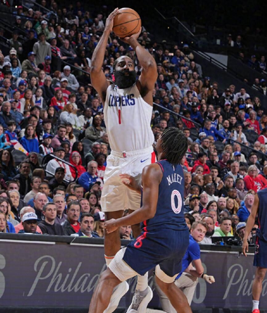 关于快船险胜！乔治末节关键表现确保胜利的信息