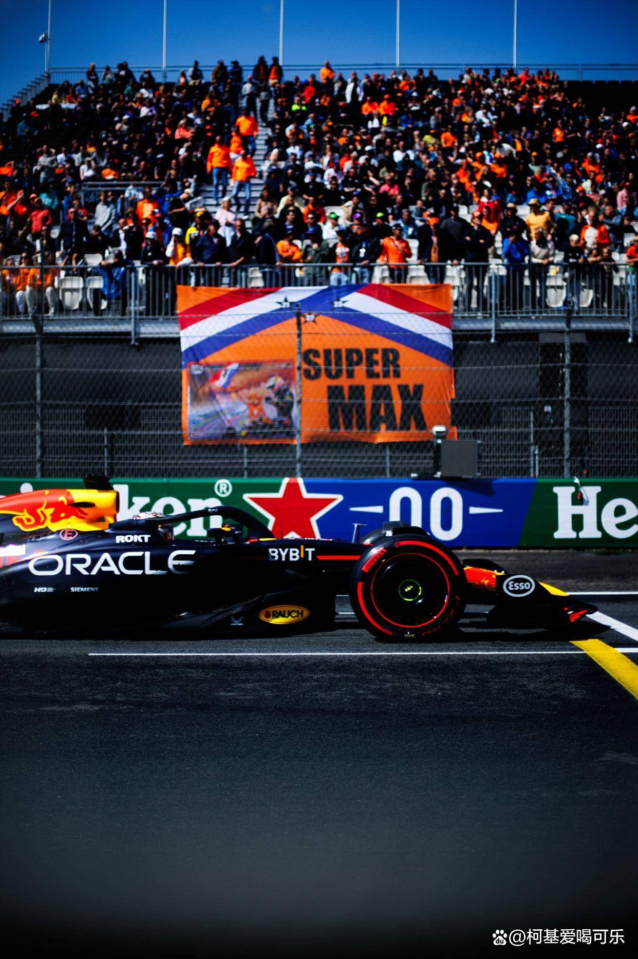 PG电子官网-包含梅赛德斯险胜红牛车队，佩雷兹点燃赛场的词条