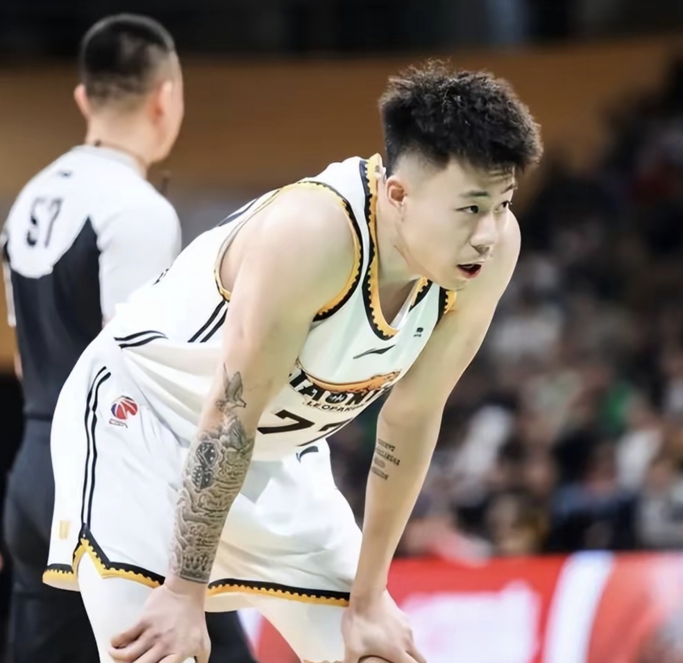 包含吉林队险胜上海队，张镇麟状态火热的词条